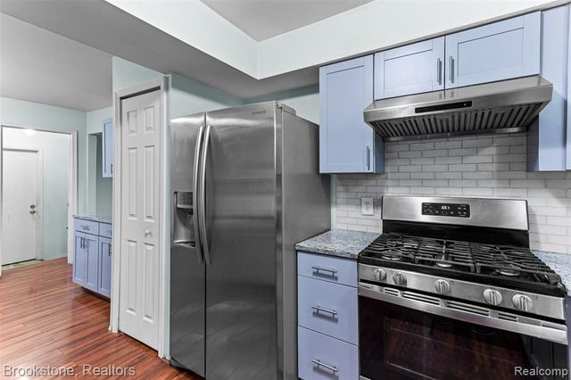 37643 Douglas Court, Sterling Heights, MI 48310