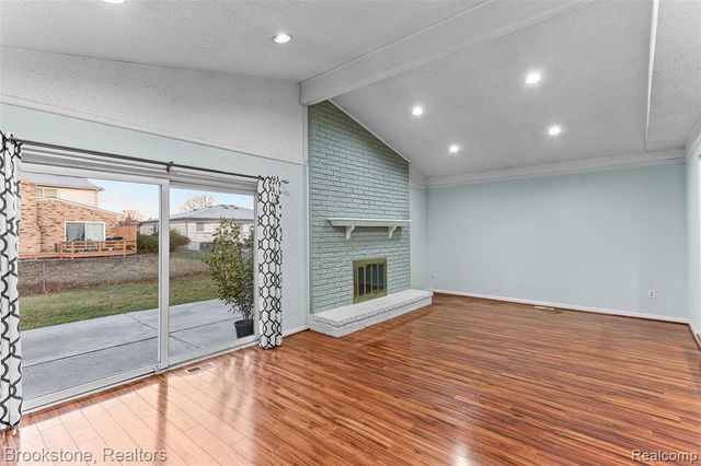 37643 Douglas Court, Sterling Heights, MI 48310