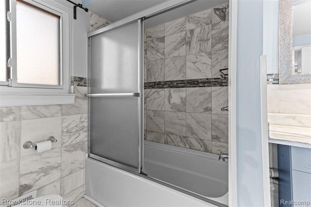 37643 Douglas Court, Sterling Heights, MI 48310