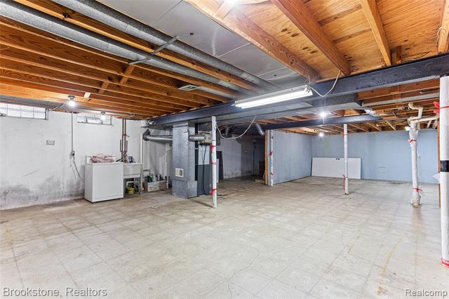 37643 Douglas Court, Sterling Heights, MI 48310