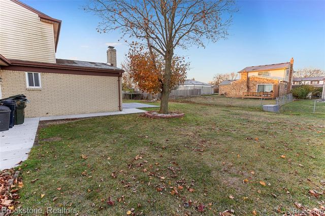 37643 Douglas Court, Sterling Heights, MI 48310