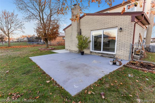 37643 Douglas Court, Sterling Heights, MI 48310