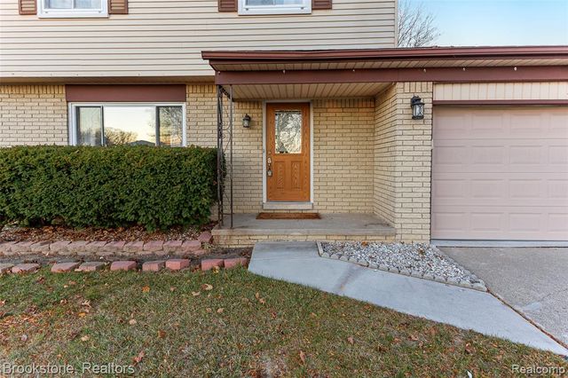 37643 Douglas Court, Sterling Heights, MI 48310