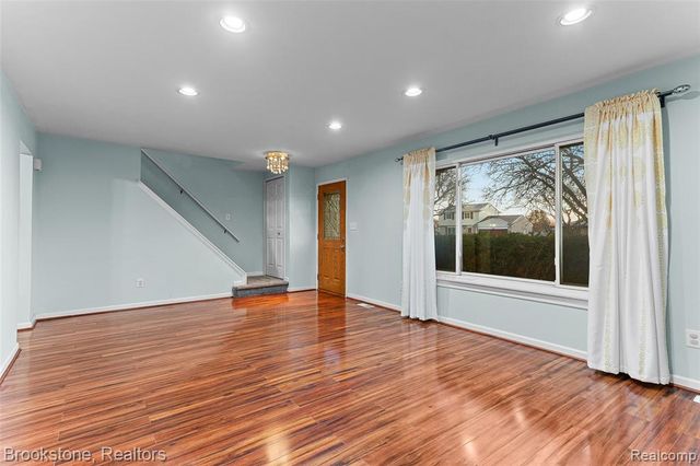 37643 Douglas Court, Sterling Heights, MI 48310