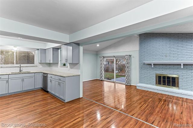 37643 Douglas Court, Sterling Heights, MI 48310