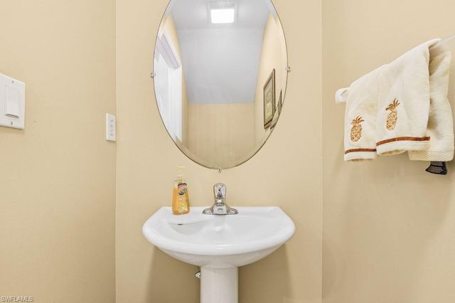 8381 Village Edge CIR # 3, Fort Myers, FL 33919