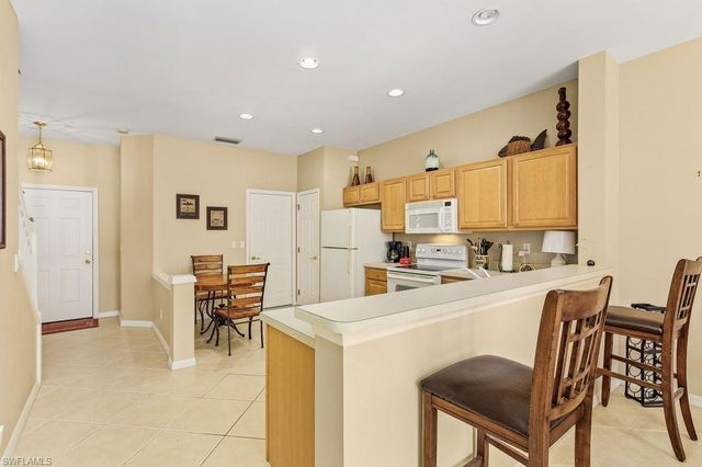 8381 Village Edge CIR # 3, Fort Myers, FL 33919