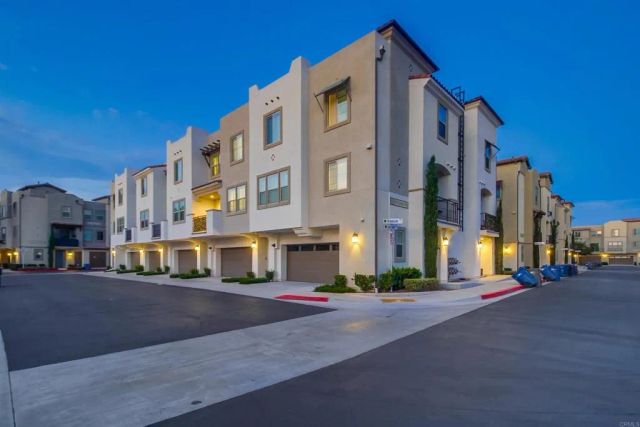 317 Brookside Way, Santee, CA 92071