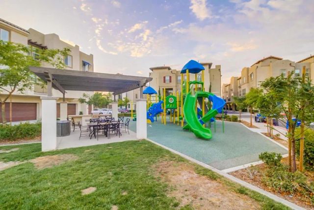 317 Brookside Way, Santee, CA 92071