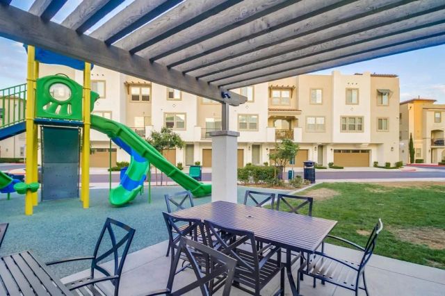 317 Brookside Way, Santee, CA 92071