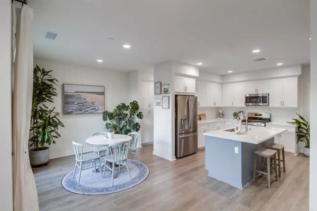 317 Brookside Way, Santee, CA 92071