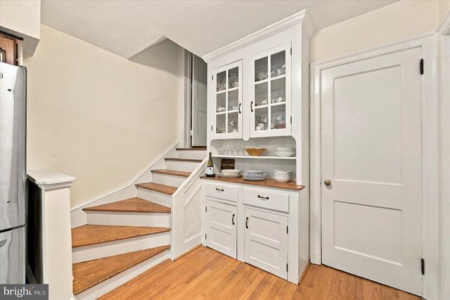 7811 WINSTON RD, Philadelphia, PA 19118