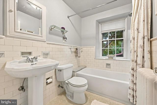 7811 WINSTON RD, Philadelphia, PA 19118