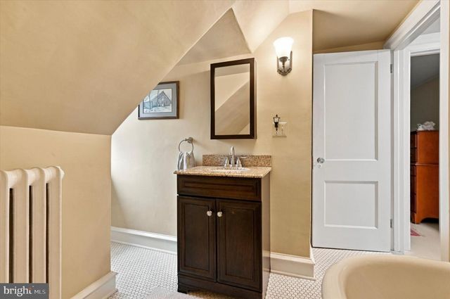 7811 WINSTON RD, Philadelphia, PA 19118