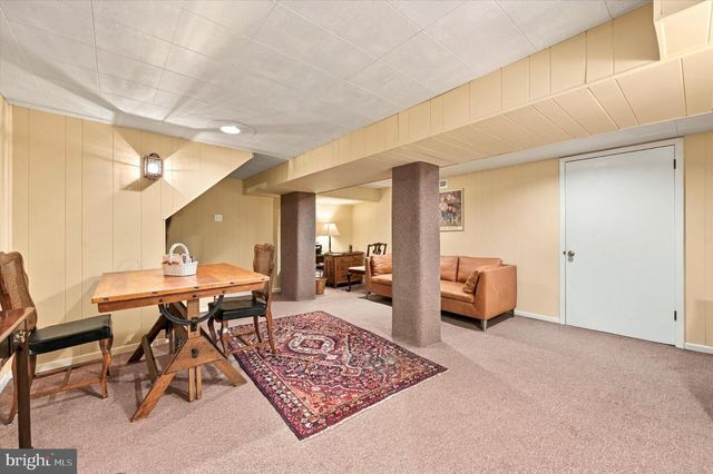 7811 WINSTON RD, Philadelphia, PA 19118