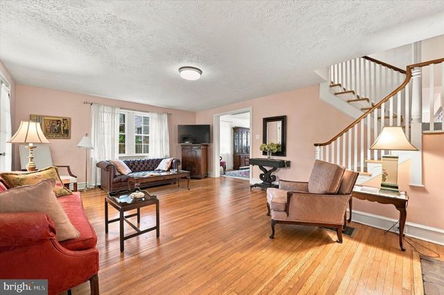 7811 WINSTON RD, Philadelphia, PA 19118
