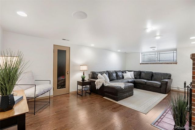 1090 Bonnie Brae Boulevard, Denver, CO 80209