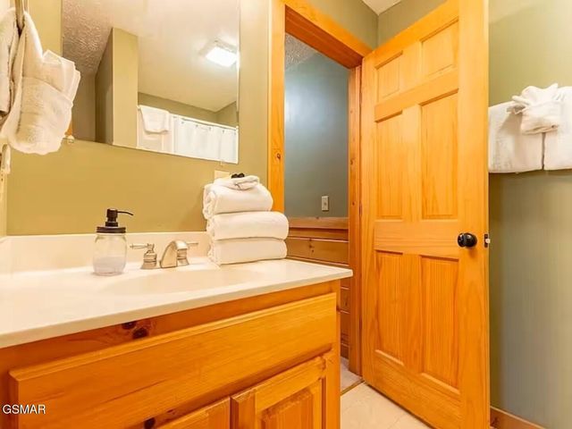 749 Yona Trail Way, Gatlinburg, TN 37738