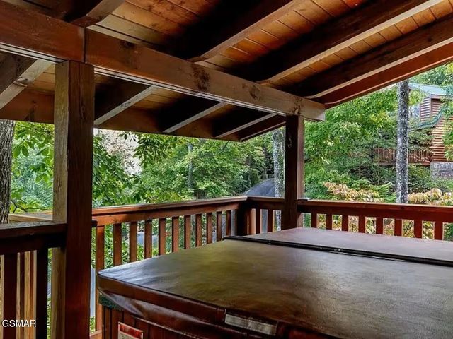 749 Yona Trail Way, Gatlinburg, TN 37738
