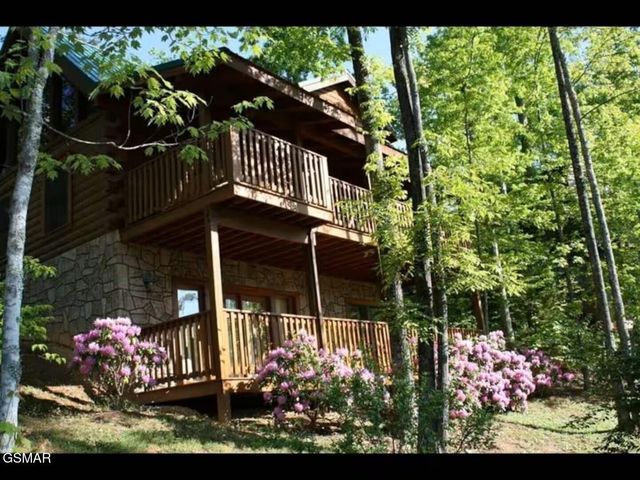 749 Yona Trail Way, Gatlinburg, TN 37738