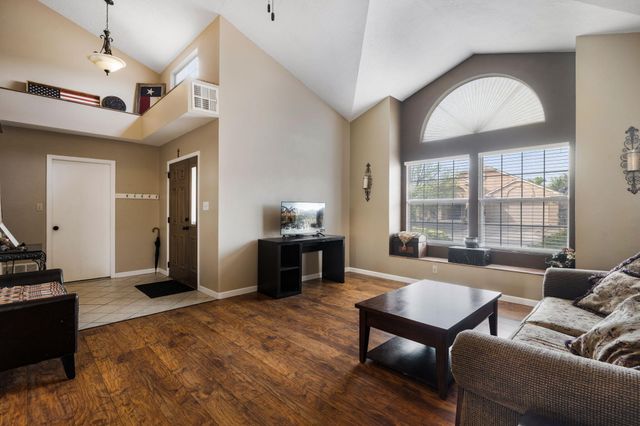 2548 Twin Buttes Drive NE, Rio Rancho, NM 87144