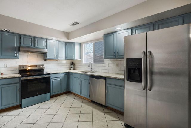 2548 Twin Buttes Drive NE, Rio Rancho, NM 87144