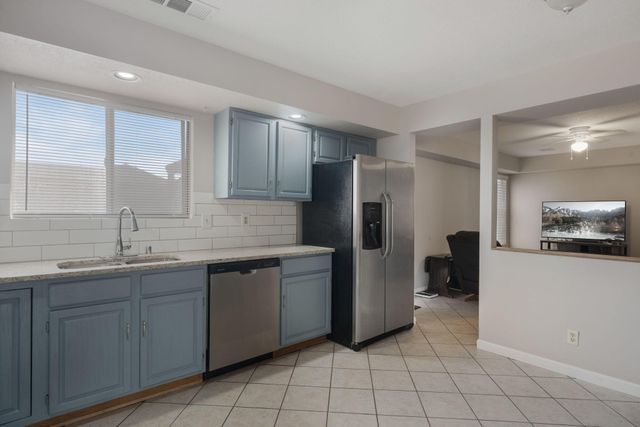 2548 Twin Buttes Drive NE, Rio Rancho, NM 87144