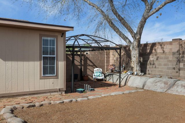 2548 Twin Buttes Drive NE, Rio Rancho, NM 87144