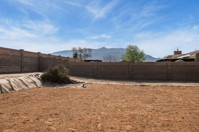 2548 Twin Buttes Drive NE, Rio Rancho, NM 87144