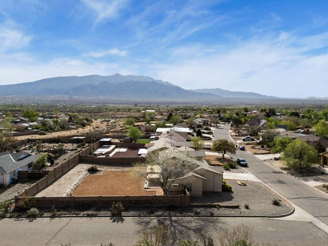 2548 Twin Buttes Drive NE, Rio Rancho, NM 87144