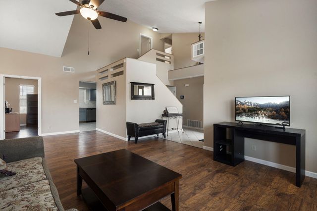 2548 Twin Buttes Drive NE, Rio Rancho, NM 87144