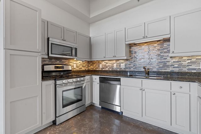 800 W 5th ST 702, Austin, TX 78703
