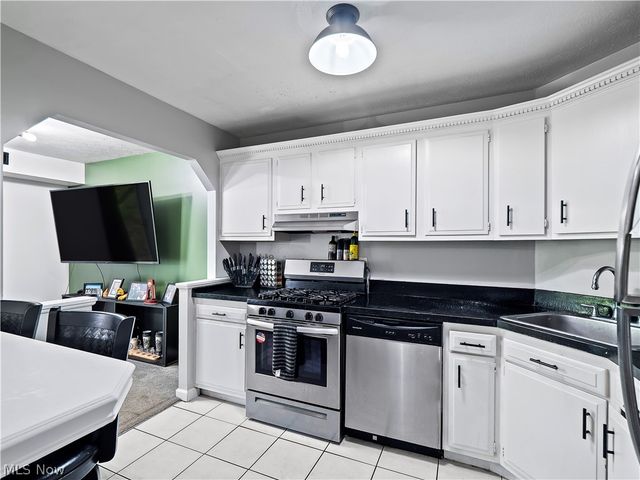 3675 Clague Road 316, North Olmsted, OH 44070