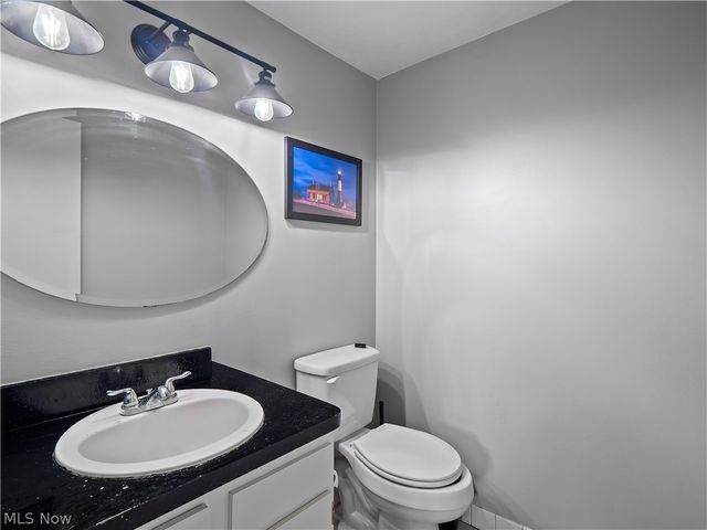 3675 Clague Road 316, North Olmsted, OH 44070