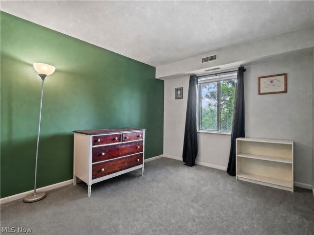 3675 Clague Road 316, North Olmsted, OH 44070