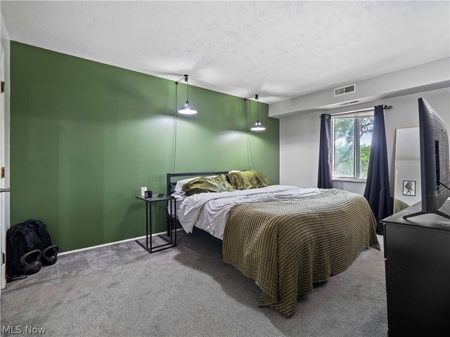 3675 Clague Road 316, North Olmsted, OH 44070