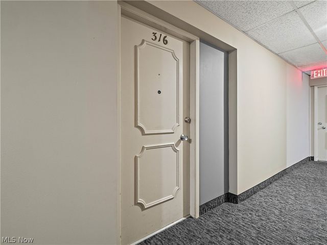 3675 Clague Road 316, North Olmsted, OH 44070