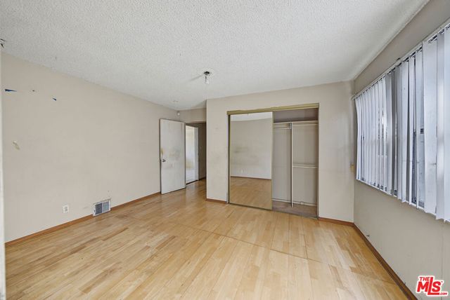 154 S Hobart Boulevard, Los Angeles, CA 90004