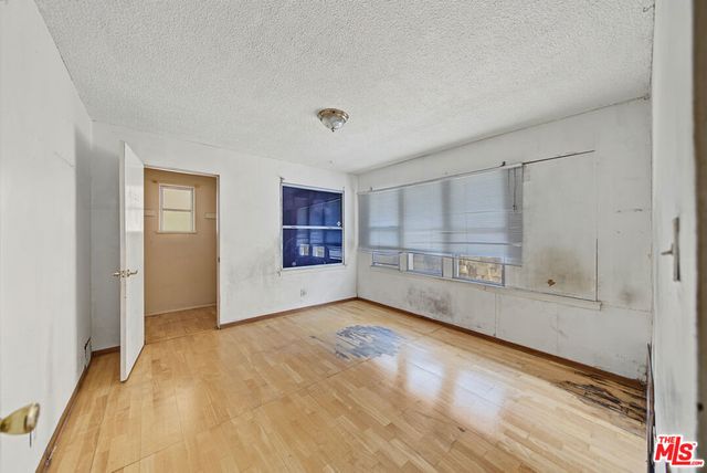 154 S Hobart Boulevard, Los Angeles, CA 90004