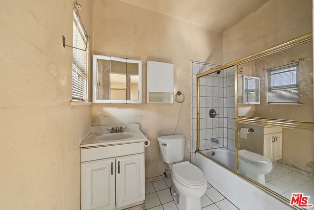 154 S Hobart Boulevard, Los Angeles, CA 90004