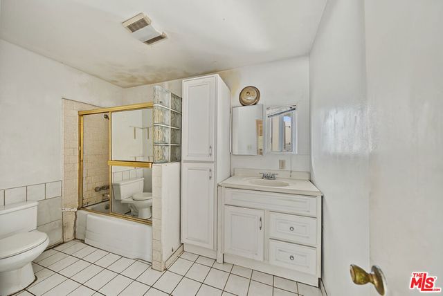 154 S Hobart Boulevard, Los Angeles, CA 90004