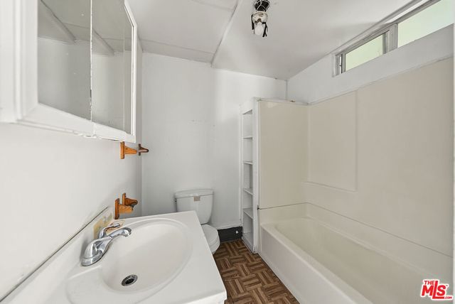 154 S Hobart Boulevard, Los Angeles, CA 90004