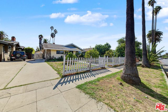 154 S Hobart Boulevard, Los Angeles, CA 90004