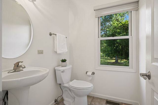 6409 Davidson Court, Gurnee, IL 60031