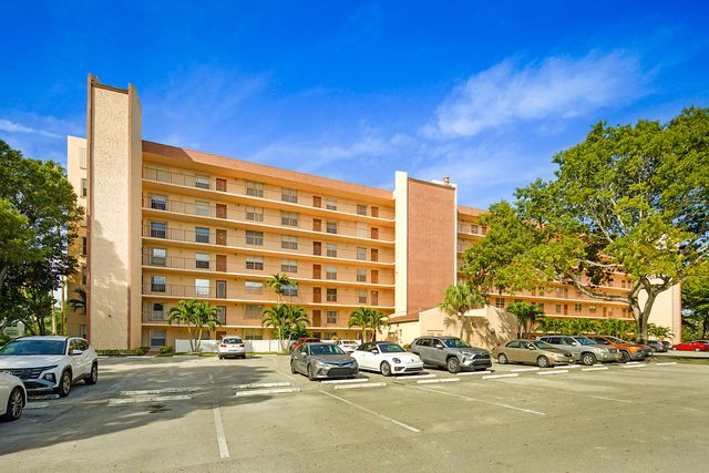 14623 Bonaire Boulevard 201, Delray Beach, FL 33446