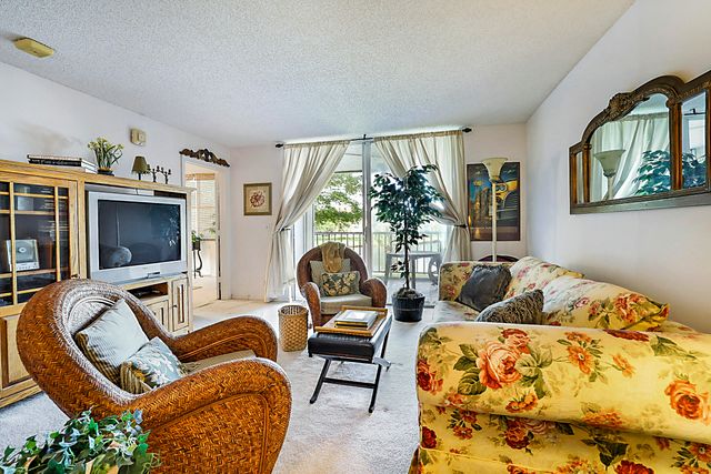 14623 Bonaire Boulevard 201, Delray Beach, FL 33446