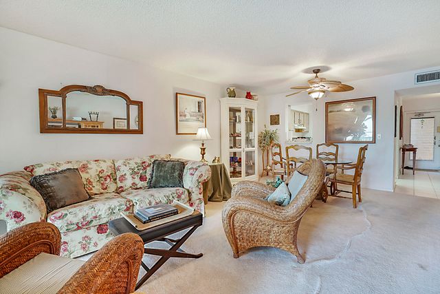 14623 Bonaire Boulevard 201, Delray Beach, FL 33446