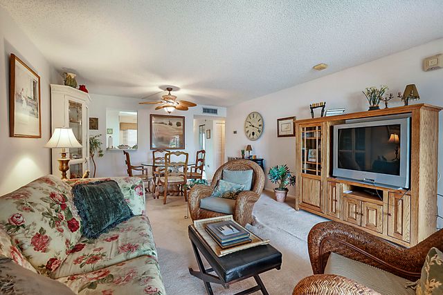 14623 Bonaire Boulevard 201, Delray Beach, FL 33446