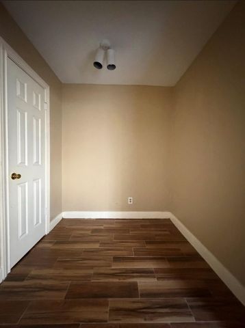 1901 Brun Street D, Houston, TX 77019