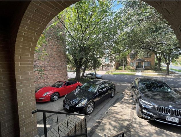 1901 Brun Street D, Houston, TX 77019